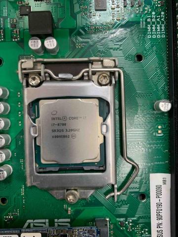 Nick3C - 就算是華碩套裝機我們一樣可以為您服務哦!
比較好能的CPU也是需要更換散熱膏的 Nick3C - 就算是華碩套裝機我們一樣可以為您服務哦!
比較好能的CPU也是需要更換散熱膏的