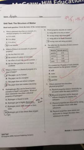 抄德馨 - 美國學校學生考卷，原本對化學很沒有信心，透過預習和複習加強印象也拿到不錯的成績