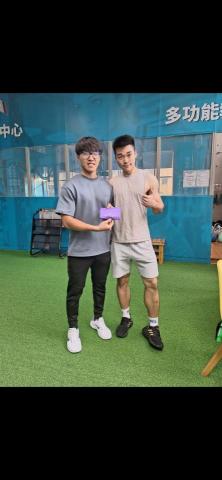 運動科學🔗物理治療(完整資訊請見主頁) - 這是一位年輕學員。
學員本身是香港人,對運動十分有熱情。
經過一段時間的訓練,從照片上可以看出他整個人變得相當精實。 運動科學🔗物理治療(完整資訊請見主頁) - 這是一位年輕學員。
學員本身是香港人,對運動十分有熱情。
經過一段時間的訓練,從照片上可以看出他整個人變得相當精實。