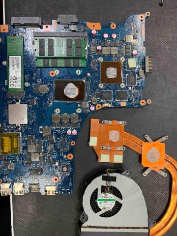 Nick3C - 風扇未清,散熱膏久了也會乾掉,不僅僅只是風扇卡灰塵,cpu 運作上去不只速度掉下來,溫度還會往上拉導致機器壽命受損 Nick3C - 風扇未清,散熱膏久了也會乾掉,不僅僅只是風扇卡灰塵,cpu 運作上去不只速度掉下來,溫度還會往上拉導致機器壽命受損