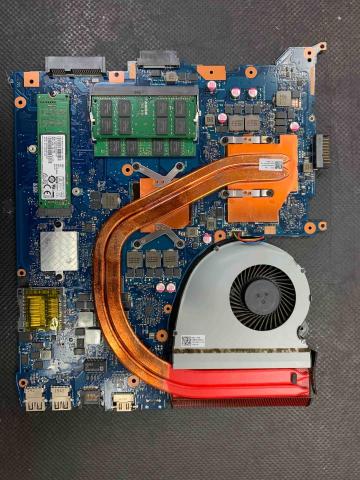 Nick3C - 整塊主機板下來清潔,更換導熱係數高的散熱膏+風扇拆除清潔上油,溫度直接下降15-18度 Nick3C - 整塊主機板下來清潔,更換導熱係數高的散熱膏+風扇拆除清潔上油,溫度直接下降15-18度