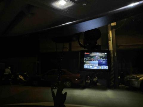 好音樂汽車音響工作坊 - 9/28 福斯安裝hp f660g前後行車器錄器