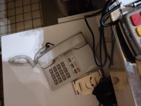 簡鈺達 - 百貨公司櫃位拉線(網路線&電話線)-電話測試