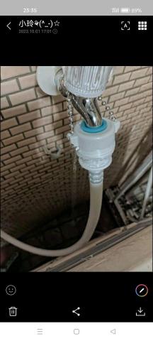 tony - 要維修時發現水龍頭已壞並說明水無法關，這些都已說明，最後幫忙買材料更換，剩下進水管請她自行購買裝，明明自己沒用好還賴在別人身上，真是不可理喻!