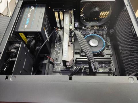 簡鈺達 - 電腦裝機