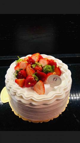Yan - 草莓生日蛋糕