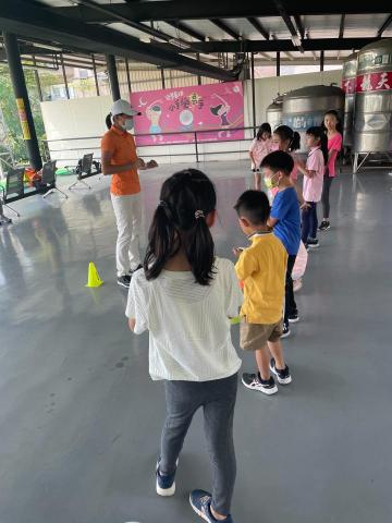 黃郁寧(Golfun 享高爾夫）/台灣女子職業高爾夫選手 - 裙擺搖搖基金會-小手變高手
高雄站（聯上、鳳頂練習場）
負責教練