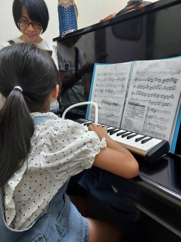 石峻瑋-您最專業及用心的鋼琴老師 - 口風琴，學校社團培訓