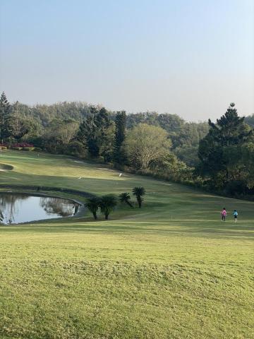 黃郁寧(Golfun 享高爾夫）/台灣女子職業高爾夫選手 - 信誼球場實戰練習課程：分為兒童、成人二區塊