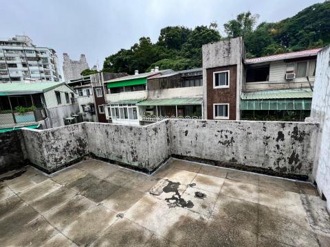 錩育有限公司 - 中和民宅-雨遮防水/女兒牆防水/屋頂積水處理(施工後) 錩育有限公司 - 中和民宅-雨遮防水/女兒牆防水/屋頂積水處理(施工後)