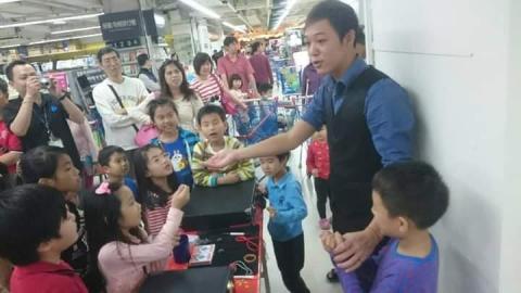 魔術師- 吳彥良 - 萬聖節商場演出 魔術師- 吳彥良 - 萬聖節商場演出