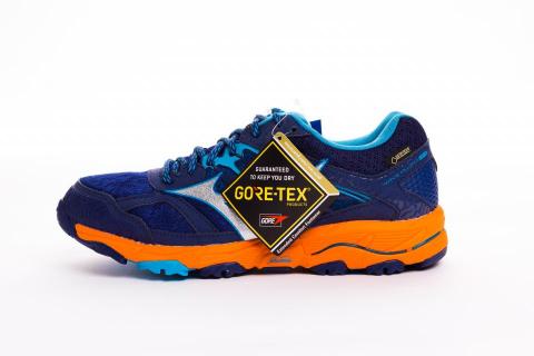 橘貓工作室 - 美津濃慢跑鞋商攝 橘貓工作室 - 美津濃慢跑鞋商攝