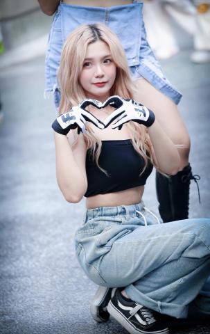 茹茹 - 快閃側拍