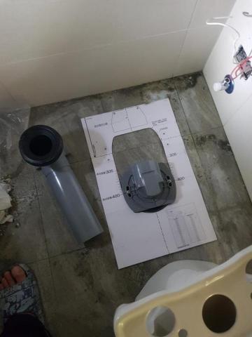 阿牛瓦斯-水電 - 安裝新型馬桶中