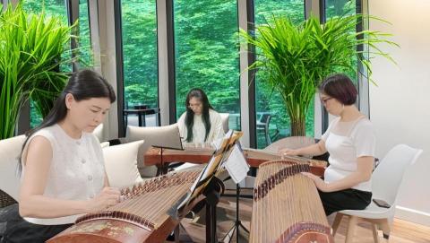 惠惠古箏教學 - 母女，與閨蜜一起習箏感覺超好的