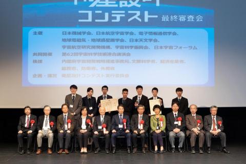 Roger Pan - 於2018年和團隊參加日本衛星競賽，其中將團員文件由中文翻譯成英文的工作，多半由我負責。此外，還曾以英文口頭回答委員提問。