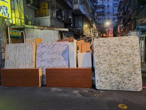 新北雙北拆除工程行 - 南港傢俱垃圾清運