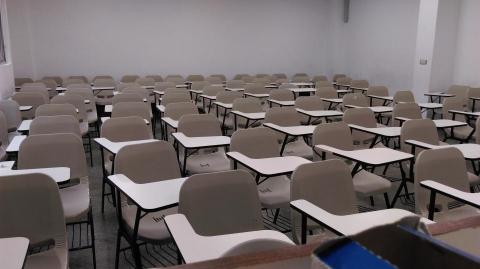 里里昂老師 - 大學助教時期