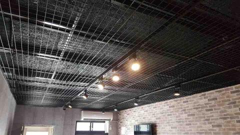 竑耀職人水電有限公司 - 美甲店軌道燈設計安裝