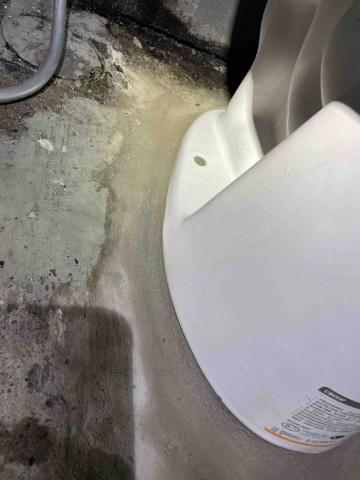 張家峻 - 馬桶安裝