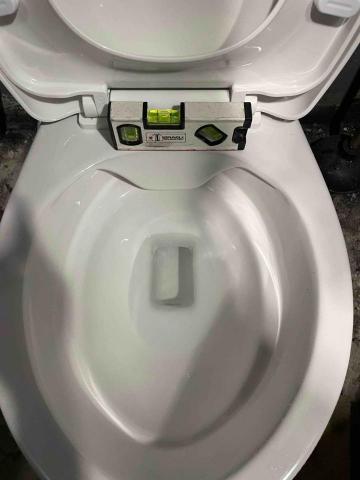 張家峻 - 馬桶安裝