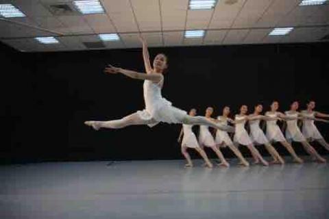 陳薇羽 - 飛吧！舞吧！