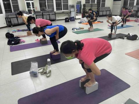 昕云（身心靈平衡） - 正位瑜伽