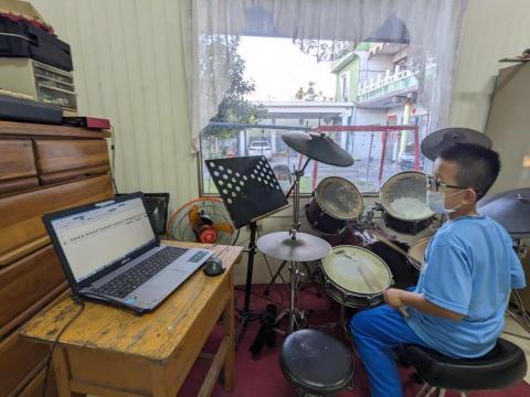 呂昭嫥/Luz Lu 長笛老師 - 曾擔任打擊課代課老師