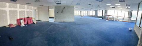 宏德塗裝油漆工程 - 壁紙清除完成，準備批土及進行油漆作業