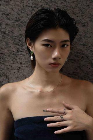 林品君 - 珠寶業配