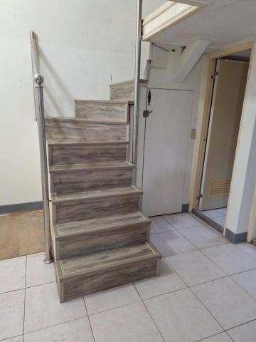 宅修網有限公司 - 樓梯鋪設地板