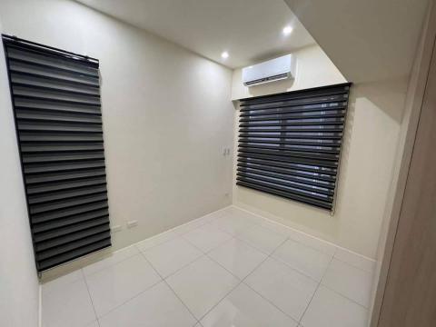 嵐彩有限公司 - 天花板崁燈+平釘+柔絲百葉+窗簾盒+冷氣包管