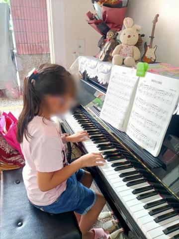 羅小孟 - 兒童古典鋼琴