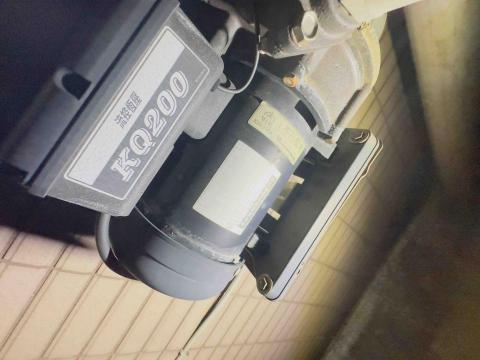 詠鈜冷氣冷凍企業社 - 這種恆壓馬達經過歲月的洗禮！如今它畢業了！剩下的就交給新的恆壓馬達繼續站守崗位！