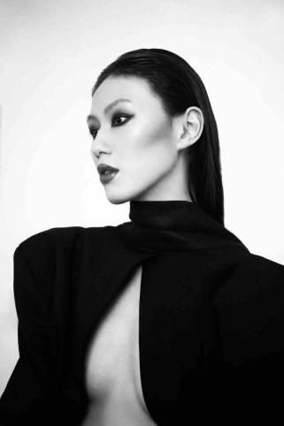 提供新娘妝服務的專家邱楨皓