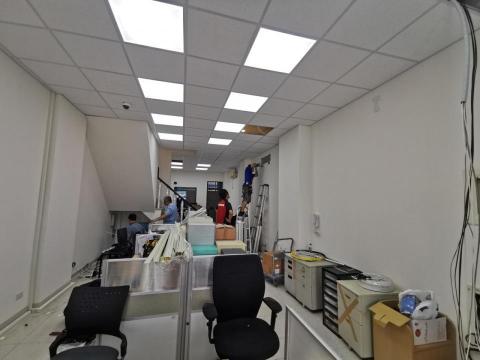 招財貓工程有限公司 - 簡單的辦公室裝修，我是木工，最後感謝眾客戶讓我扶持員工的家庭