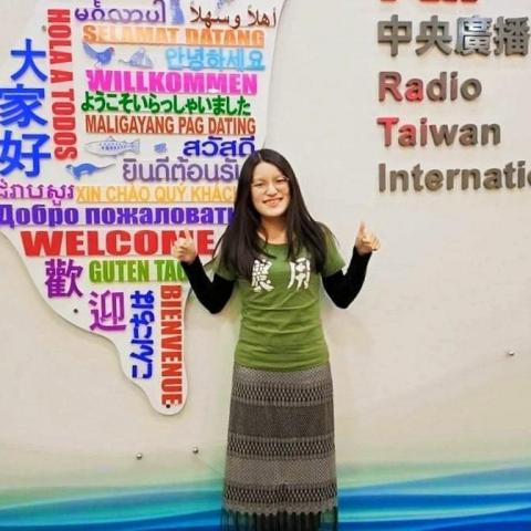 提供摺疊浴缸服務的專家高詩涵 