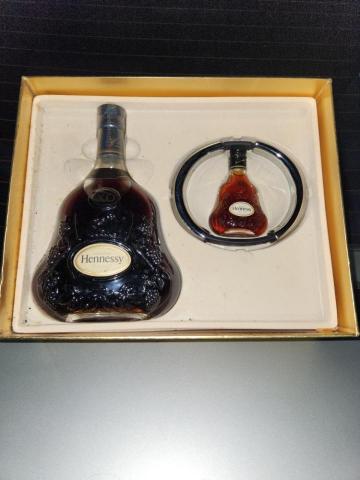 紅老酒收購 勞力士手錶.k金.龍銀.袁大頭郵票鑽石紋現茶壺家 - 軒尼詩