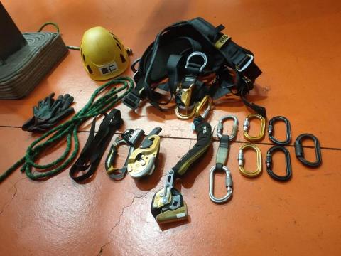 仁水水電工作室 - 空中作業 裝備 仁水水電工作室 - 空中作業 裝備