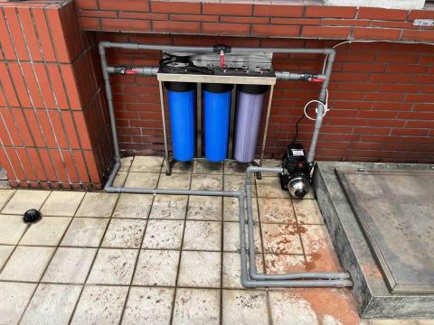 王鍚銂 - 西屯青海路安裝基本全戶過濾及加壓馬達