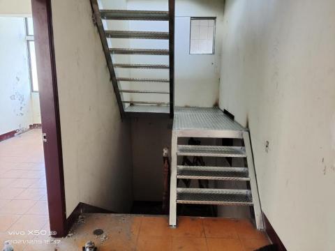 詮豐企業社 - 透天厝樓梯設計施作