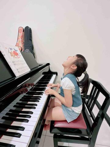 尤怡婷 -  尤怡婷 -