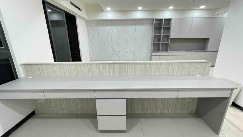 御櫥工程行 - 客製化書桌