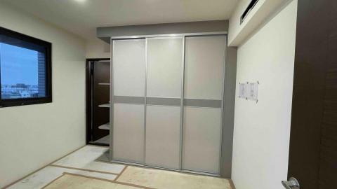 御櫥工程行 - 系統推拉門衣櫃