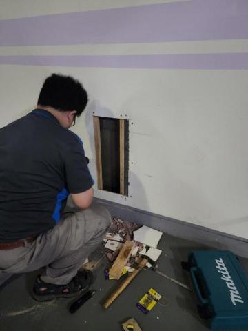 郭圓圓 - 假牆破裂切割維修 郭圓圓 - 假牆破裂切割維修