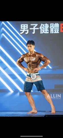 丁余盛 - 體態照