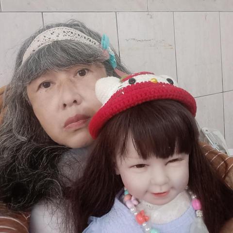 提供729球拍服務的專家林秀芳