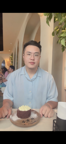 提供高中化學服務的專家周柏宇