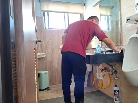 凡來商行 - 廁所清潔維護