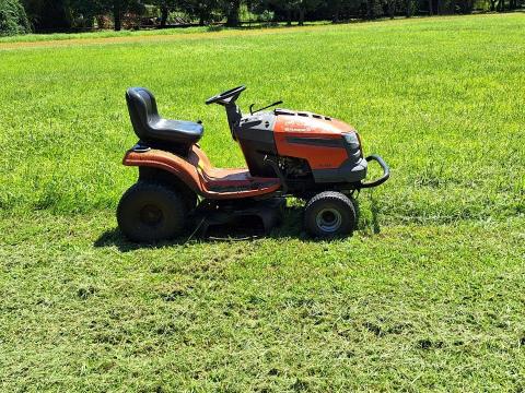 凡來商行 - 大草坪用割草機